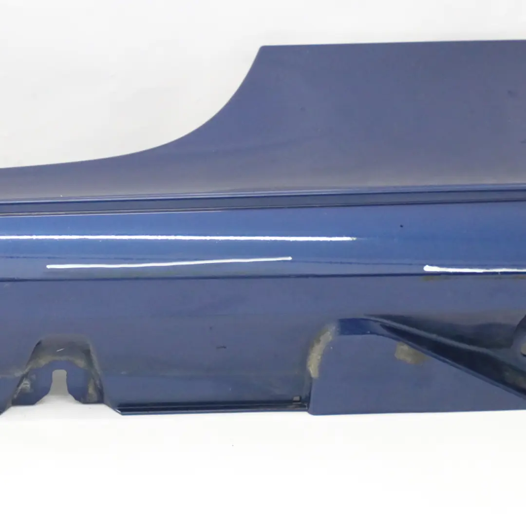 Minigonna laterale sinistra AMG Copri davanzale Brilliant Blue 896 per Mercedes W205 con numero di parte A2056980500 Mercedes W205 Minigonna laterale sinistra AMG Copri davanzale Brilliant Blue 896 - SKU A2056980500-BRB - Numero di parte A2056980500