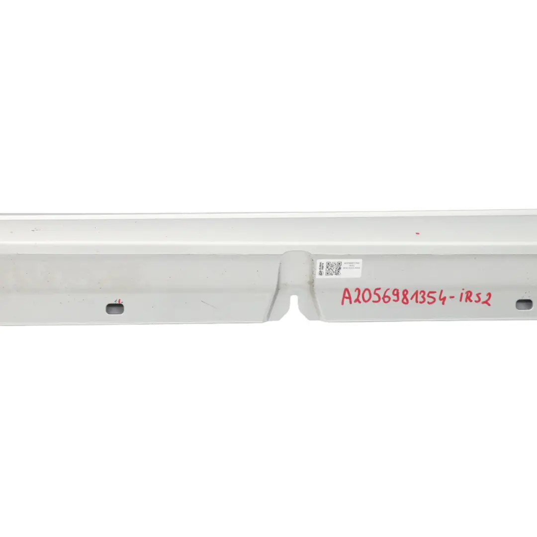 Mercedes W205 Cache seuil de porte gauche Iridium Silver Metallic - 775 - SKU A2056981354-IRS2 - Numéro de pièce A2056981354