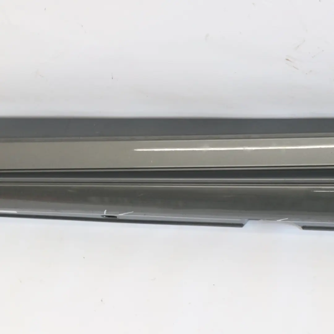 Mercedes W205 Faldón lateral izquierdo Cubre umbral de puerta Gris selenita 992 - SKU A2056981354-SEL1 - Número de pieza A2056981354