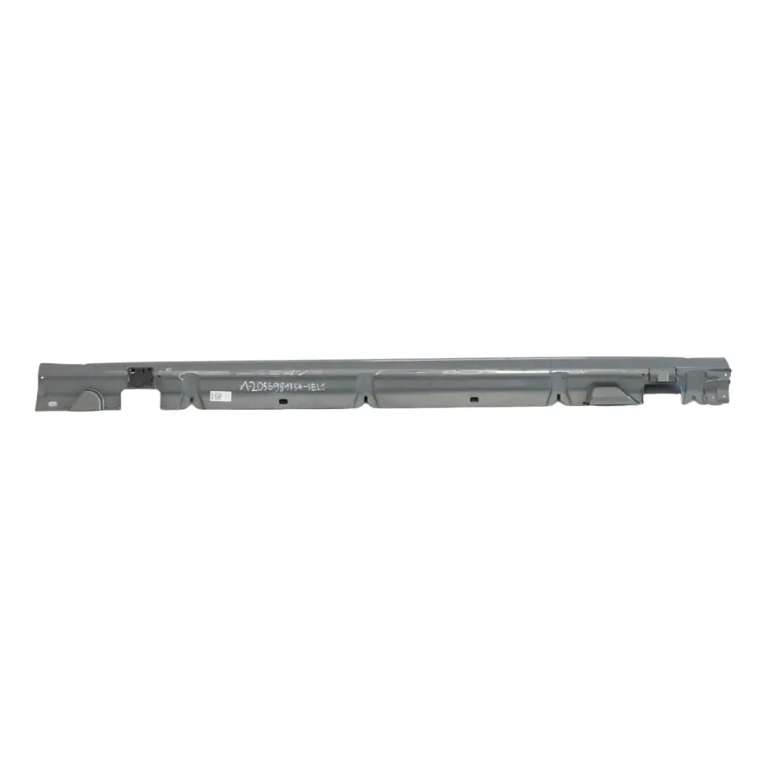 Mercedes W205 Faldón lateral izquierdo Cubre umbral de puerta Gris selenita 992 - SKU A2056981354-SEL1 - Número de pieza A2056981354