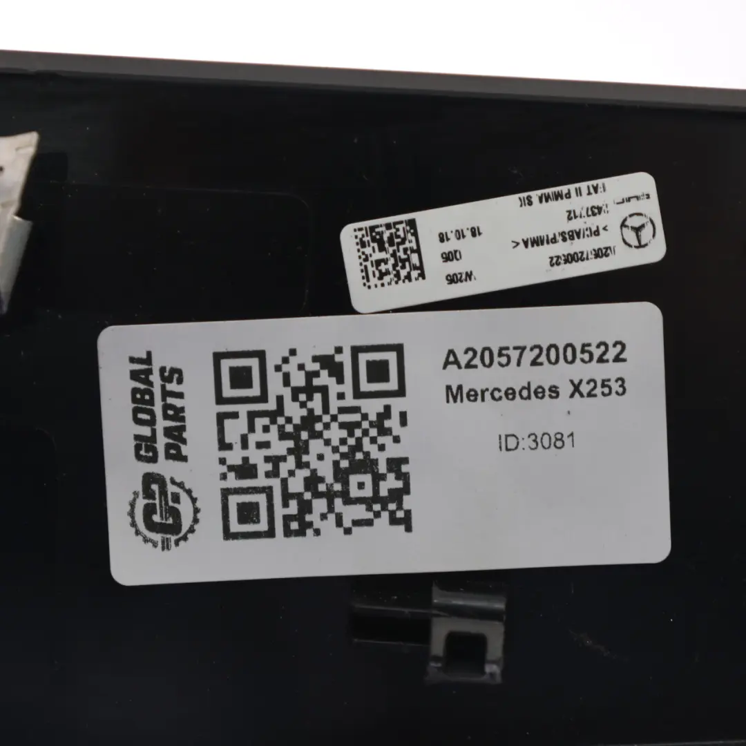 Garniture de porte Mercedes GLC X253 Bande intérieure de porte avant gauche Noir  - SKU A2057200522 - Numéro de pièce A2057200522