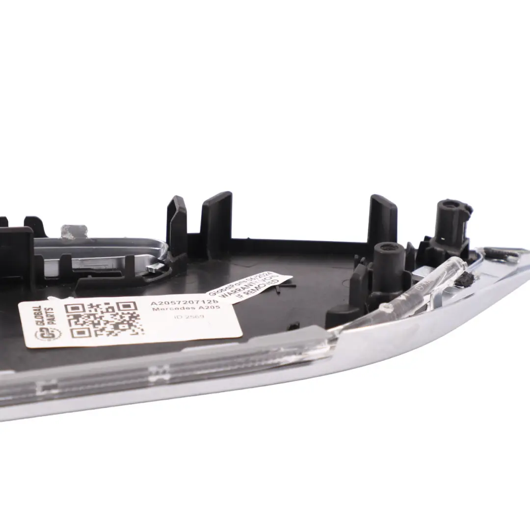 Copri altoparlante Scheda Porta Anteriore Sinistra per Mercedes C205 con numero di parte A2057207128 Mercedes C205 Copri altoparlante Scheda Porta Anteriore Sinistra - SKU A2057207128 - Numero di parte A2057207128