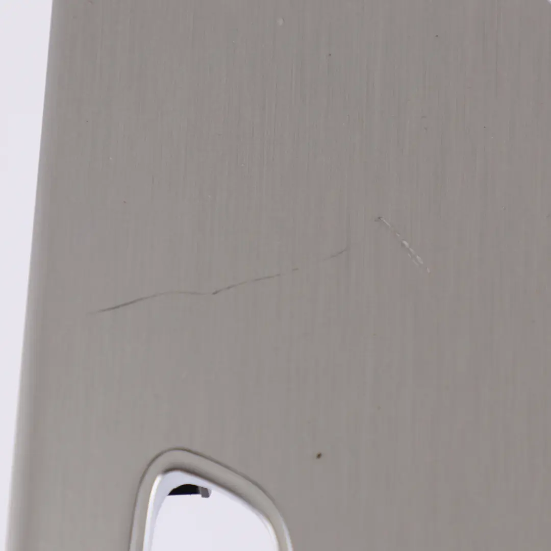 Recorte cubierta altavoz Tarjeta frontal derecho para Mercedes C205 con número de pieza A2057208228 Mercedes C205 Recorte cubierta altavoz Tarjeta frontal derecho - SKU A2057208228 - Número de pieza A2057208228