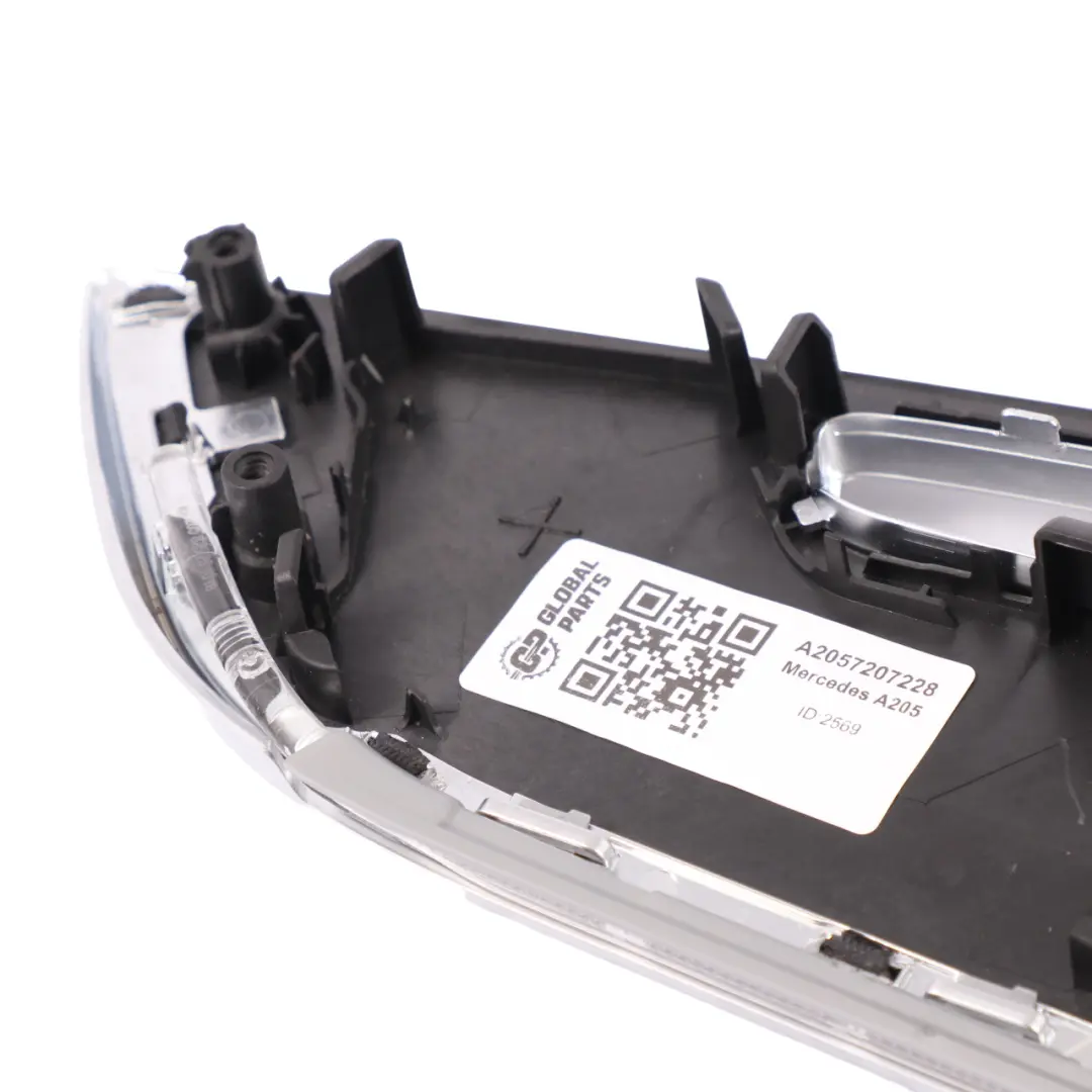 Mercedes C205 Couvre haut-parleur Garniture carte porte avant droit - SKU A2057208228 - Numéro de pièce A2057208228