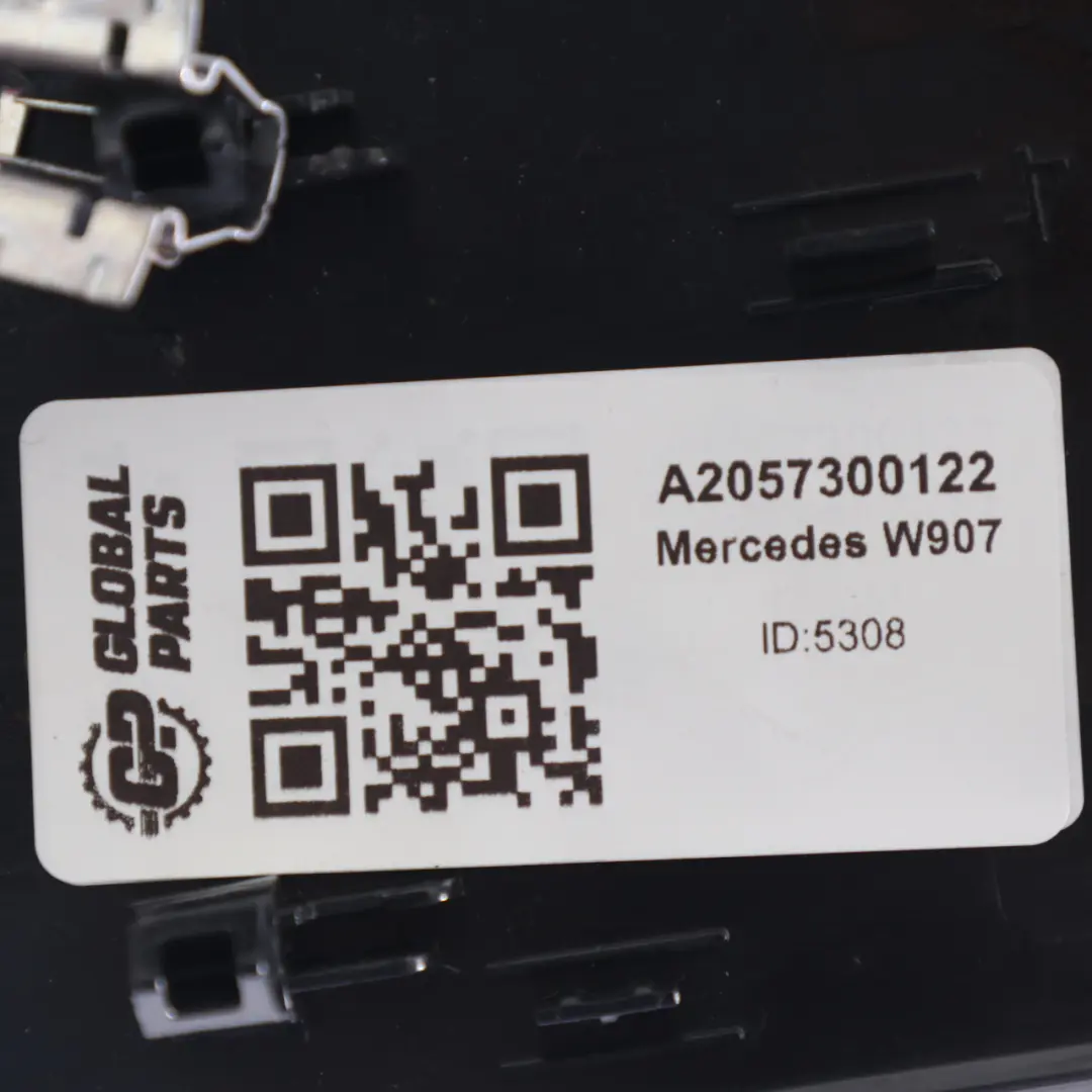 Embellecedor Puerta Trasera Izquierda Mercedes X253 Negro Brillante para con número de pieza A2057300122 Embellecedor Puerta Trasera Izquierda Mercedes X253 Negro Brillante - SKU A2057300122 - Número de pieza A2057300122