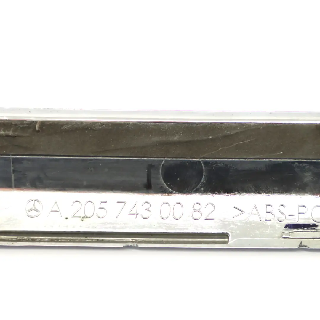 Mercedes W205 Spoiler Lotka Listwa Klapy Bagażnika Tył - SKU A2057430082 - Numer Części A2057430082