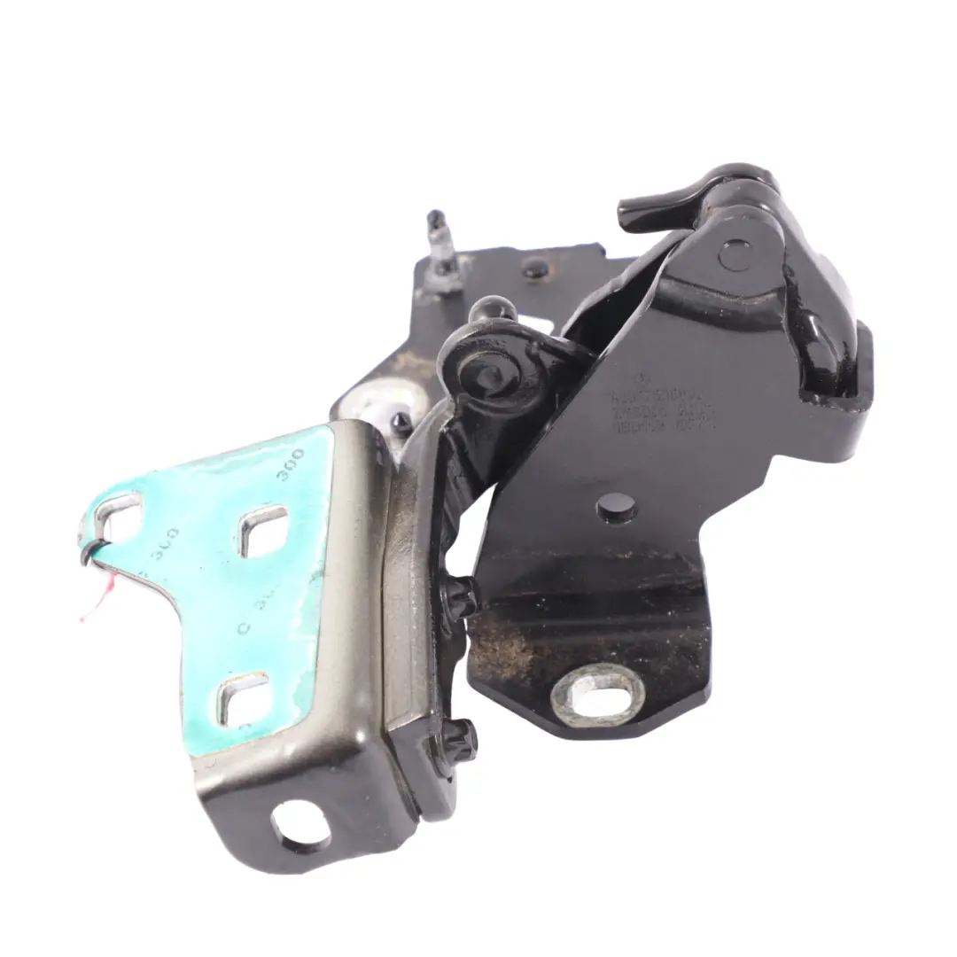 Mercedes A205 Cabriolet Support charnière coffre gauche Noir - 197 A2057501128 - SKU A2057507300-OB - Numéro de pièce A2057507300
