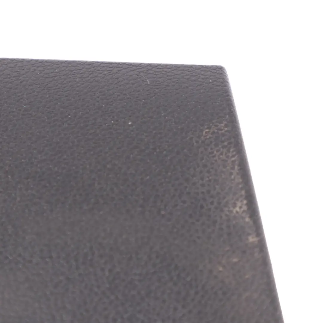 Osłona Panel Składanego Dachu Górna Prawa do Mercedes A205 Cabrio o numerze A2057570406 Mercedes A205 Cabrio Osłona Panel Składanego Dachu Górna Prawa - SKU A2057570406 - Numer Części A2057570406