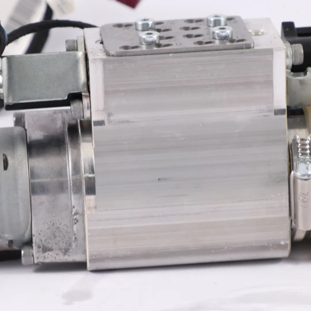  Bomba Techo Mercedes A205 A238 Convertible Unidad Hidráulica Motor - SKU A2058000500 - Número de pieza A2058000500