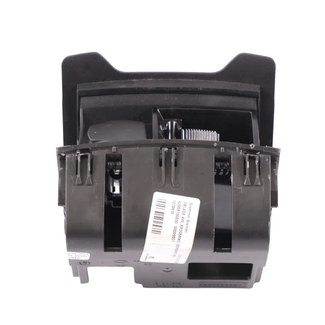 Cendrier Mercedes A205 Console centrale Rangement arrière Allume-cigare Noir pour à propos du numéro de pièce A2058100030 Cendrier Mercedes A205 Console centrale Rangement arrière Allume-cigare Noir - SKU A2058100030 - Numéro de pièce A2058100030