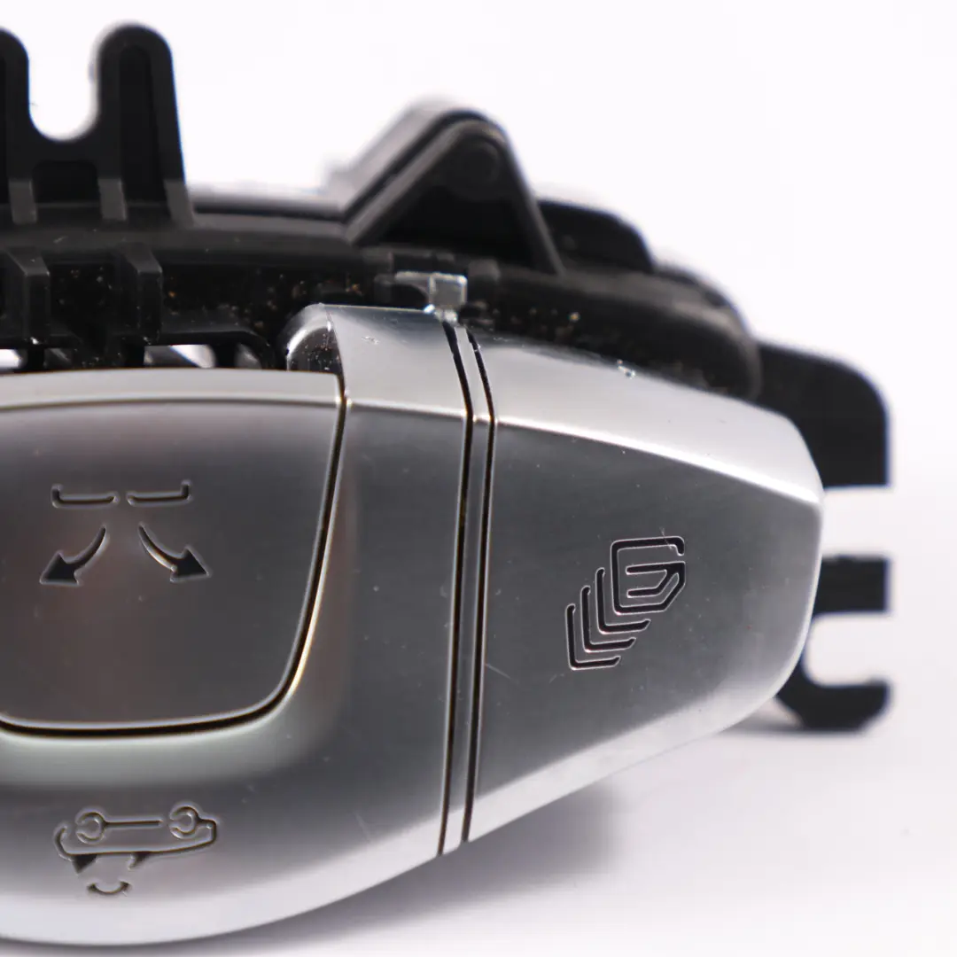 plegable interruptor de control superior para Mercedes A205 Convertible con número de pieza A2058203302 Mercedes A205 Convertible plegable interruptor de control superior - SKU A2058203302 - Número de pieza A2058203302