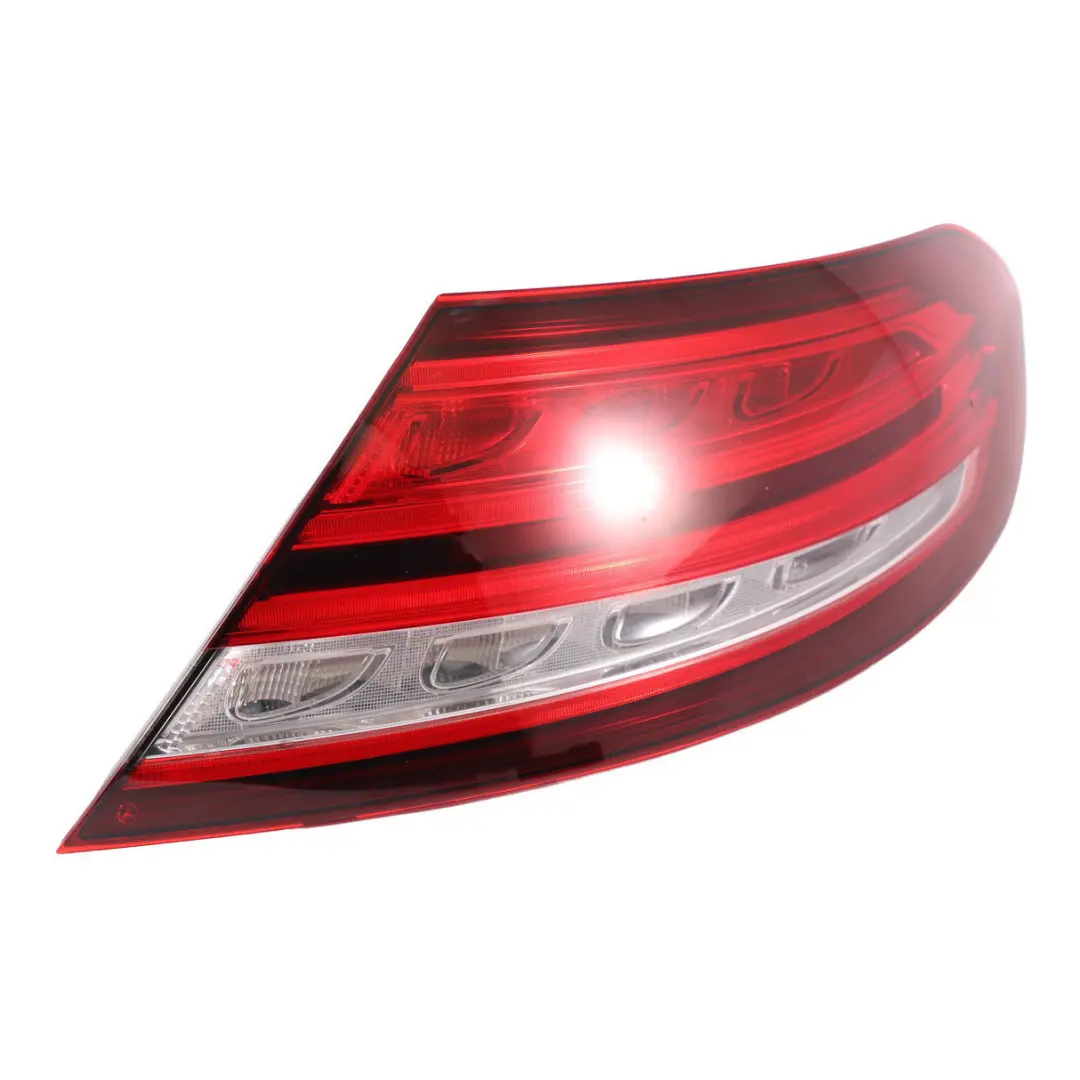Mercedes C205 Luz Trasera Derecha Panel Lateral Luz Trasera - SKU A2059063205 - Número de pieza A2059063205