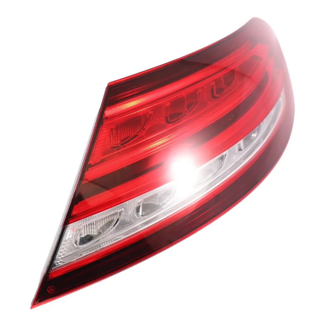 Mercedes C205 Luz Trasera Derecha Panel Lateral Luz Trasera - SKU A2059063205 - Número de pieza A2059063205