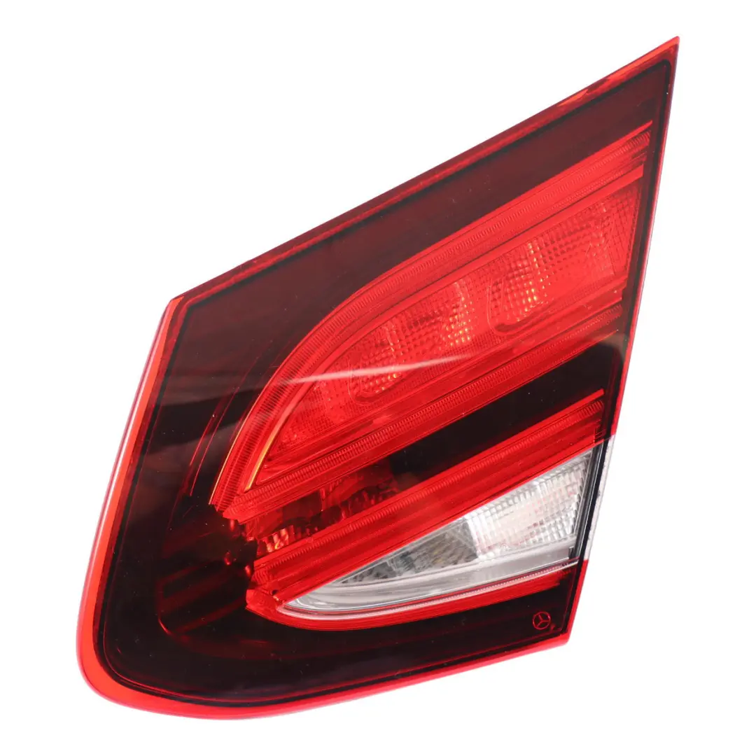 Luz Trasera Maletero Portón Trasero Luz Derecha para Mercedes C205 con número de pieza A2059063805 Mercedes C205 Luz Trasera Maletero Portón Trasero Luz Derecha - SKU A2059063805 - Número de pieza A2059063805