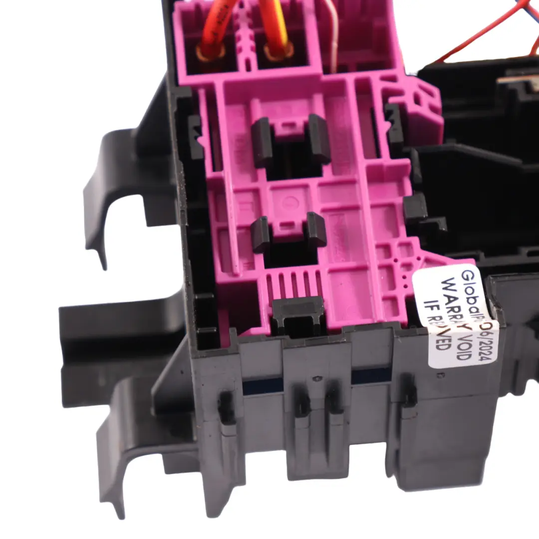 Fuse Box Front Relay Control Unit Module to Mercedes W205 W213 C253 with Part number A2059065806 Mercedes W205 W213 C253 Fuse Box Front Relay Control Unit Module - SKU A2059065806 - Part number A2059065806