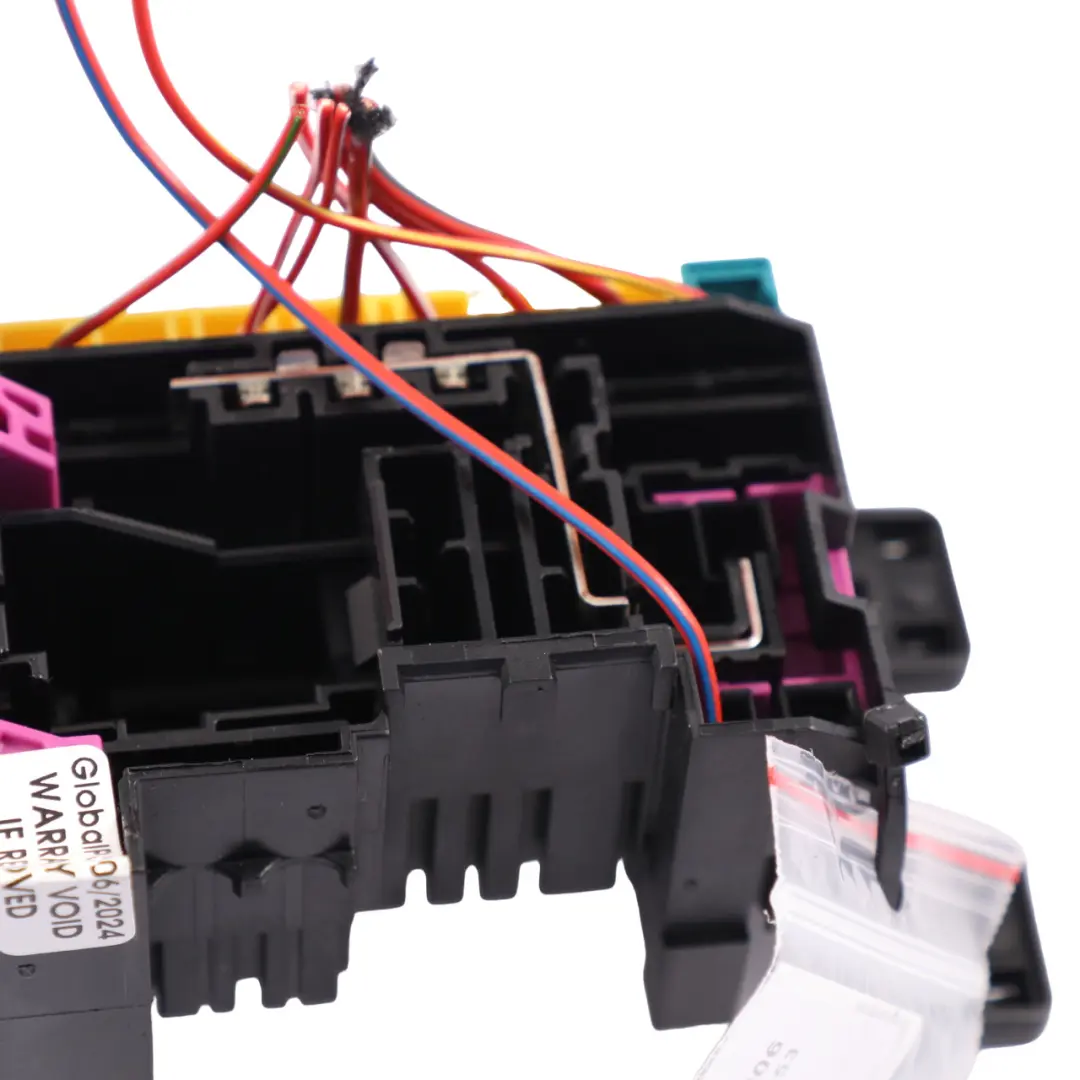 Mercedes W205 W213 C253 Caja Fusibles Delantera Relé Control Módulo - SKU A2059065806 - Número de pieza A2059065806