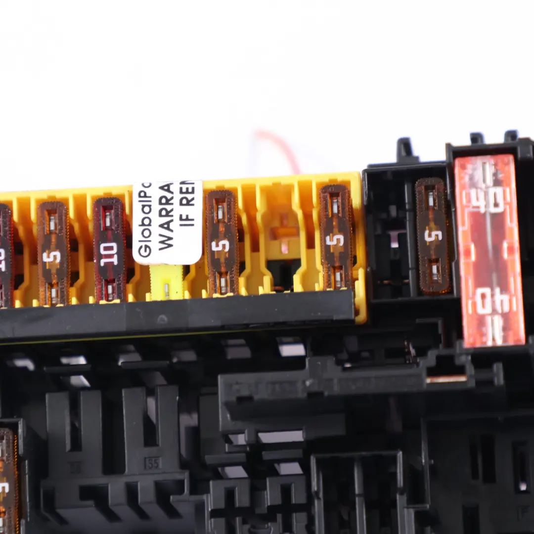 Mercedes W205 W213 C253 Caja Fusibles Delantera Relé Control Módulo - SKU A2059065806 - Número de pieza A2059065806