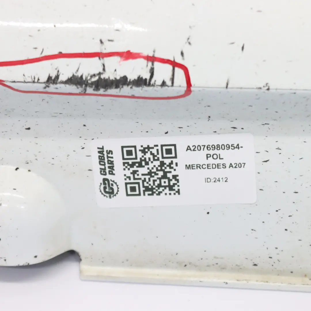 Próg Listwa Progowa Lewa Polar Silver Srebrny Metalik - 761 do Mercedes A207 o numerze A2076980954 Mercedes A207 Próg Listwa Progowa Lewa Polar Silver Srebrny Metalik - 761 - SKU A2076980954-POL - Numer Części A2076980954