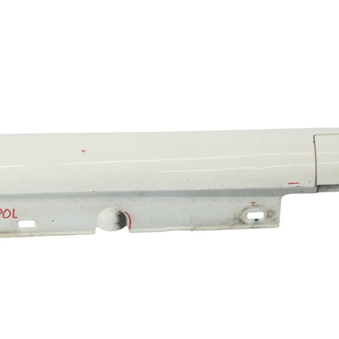 Gonna laterale copri soglia porta destra Bianco Polare 149 per Mercedes A207 Cabrio con numero di parte A2076981054 Mercedes A207 Cabrio Gonna laterale copri soglia porta destra Bianco Polare 149 - SKU A2076981054-POL - Numero di parte A2076981054
