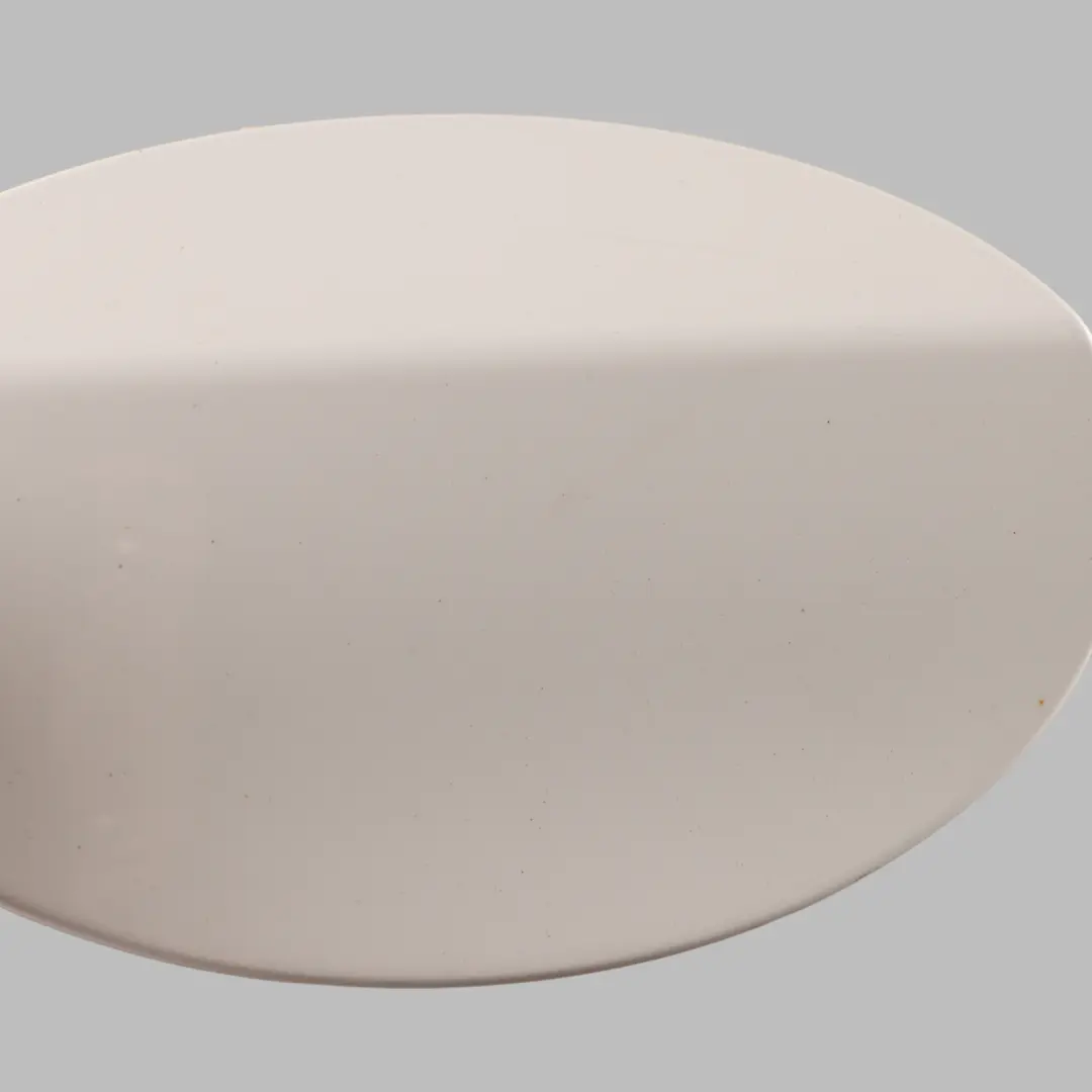 Mercedes W207 C207 Couvercle de trappe à carburant Calcite White-650 - SKU A2077570106-CW - Numéro de pièce A2077570106