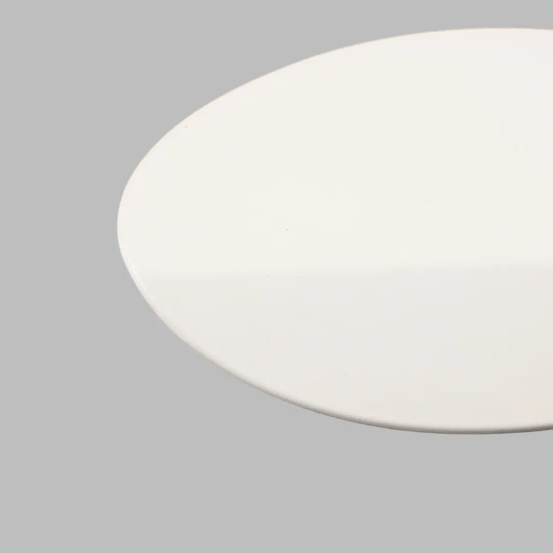 Mercedes W207 C207 Couvercle de trappe à carburant Calcite White-650 - SKU A2077570106-CW - Numéro de pièce A2077570106