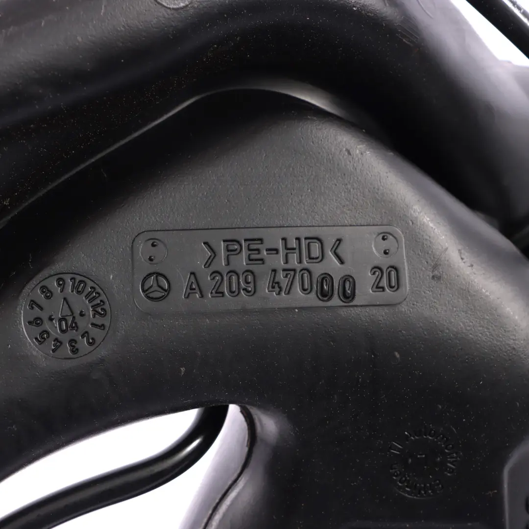 serbatoio benzina riempimento tubo flessibile per Mercedes A209 Cabrio con numero di parte A2094700920 Mercedes A209 Cabrio serbatoio benzina riempimento tubo flessibile - SKU A2094700920 - Numero di parte A2094700920