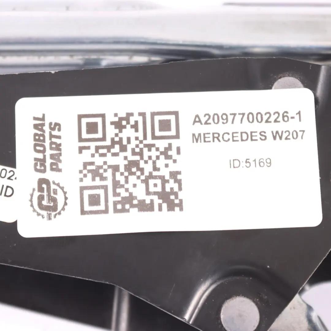  Cierre Delantero Capota Mercedes A209 Techo Plegable Convertible - SKU A2097700226-1 - Número de pieza A2097700226