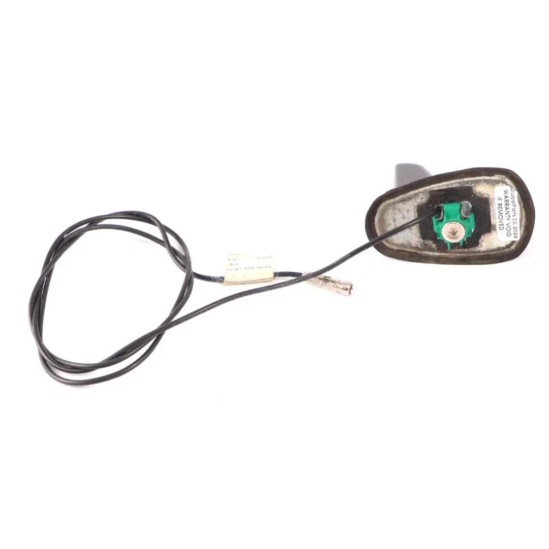 Mercedes A209 Antena Dachowa Rekin Obsidian Black - 197 - SKU A2098202275-OB - Numer Części A2098202275