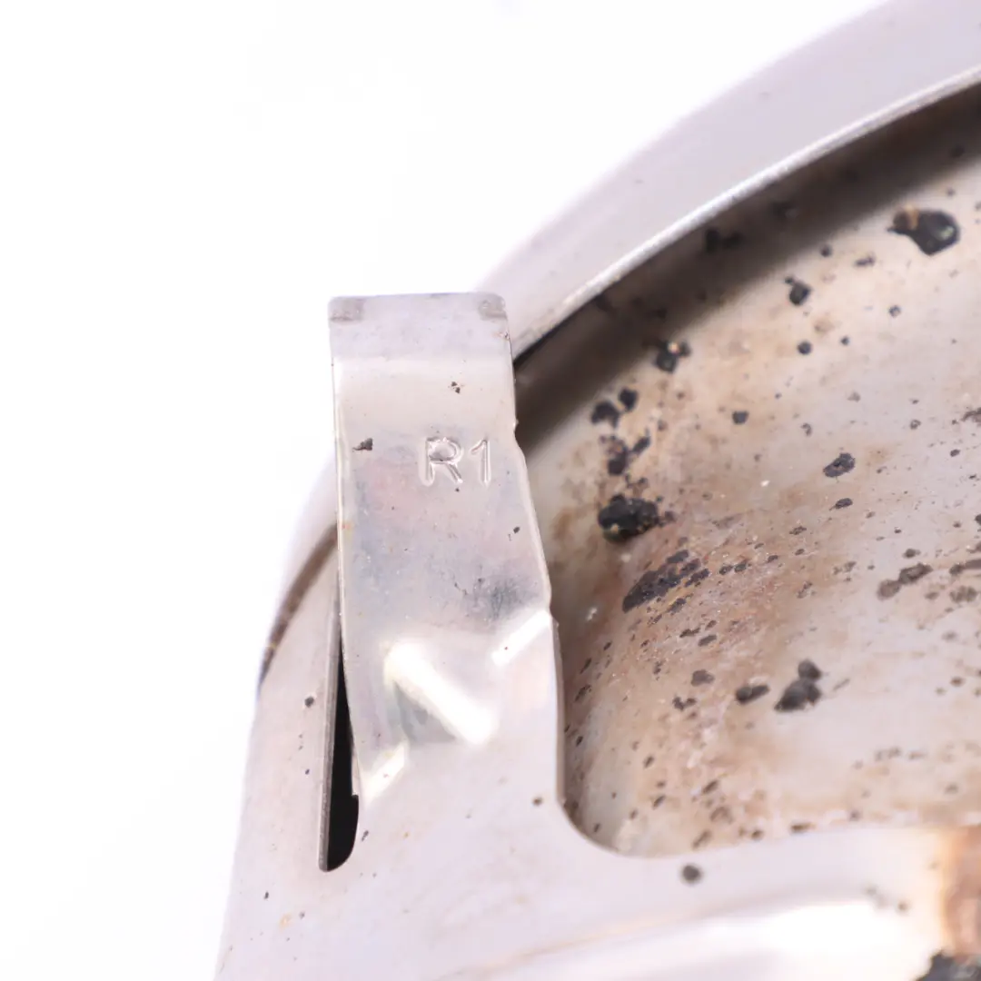 Zestaw Osłon Końcówek Rury do Mercedes W212 o numerze A2124902727 Mercedes W212 Zestaw Osłon Końcówek Rury - SKU A2124902727-A2124902827 - Numer Części A2124902727