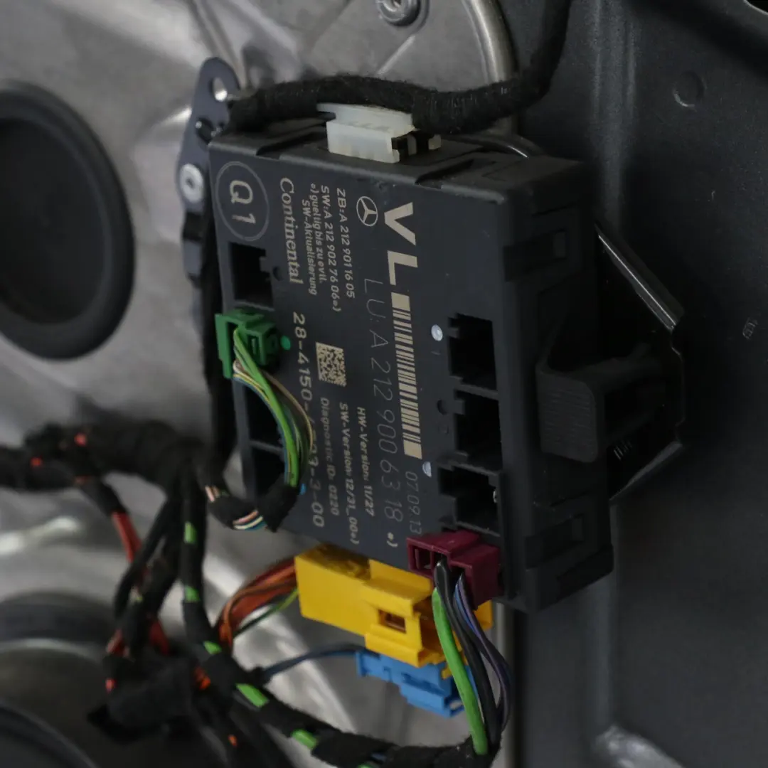 Tür vorne links Abdeckplatte Palladiumsilber Metallic - 792 für Mercedes W212 mit Teilenummer A2127205300 Mercedes W212 Tür vorne links Abdeckplatte Palladiumsilber Metallic - 792 - SKU A2127205300-PAL1 - Teilenummer A2127205300