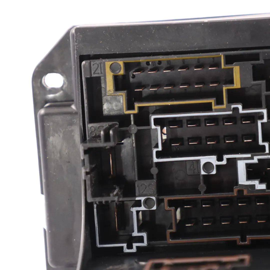 Fuse Box SAM Relay Control Unit Module to Mercedes SLK R172 W212 Rear with Part number A2129004830 Mercedes SLK R172 W212 Rear Fuse Box SAM Relay Control Unit Module - SKU A2129004830 - Part number A2129004830