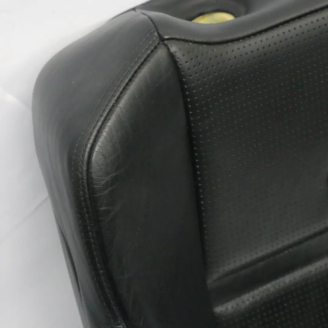 Rivestimento schienale sedile anteriore sinistro pelle nero per Mercedes W212 AMG con numero di parte A2129106300 Mercedes W212 AMG Rivestimento schienale sedile anteriore sinistro pelle nero - SKU A2129106300 - Numero di parte A2129106300