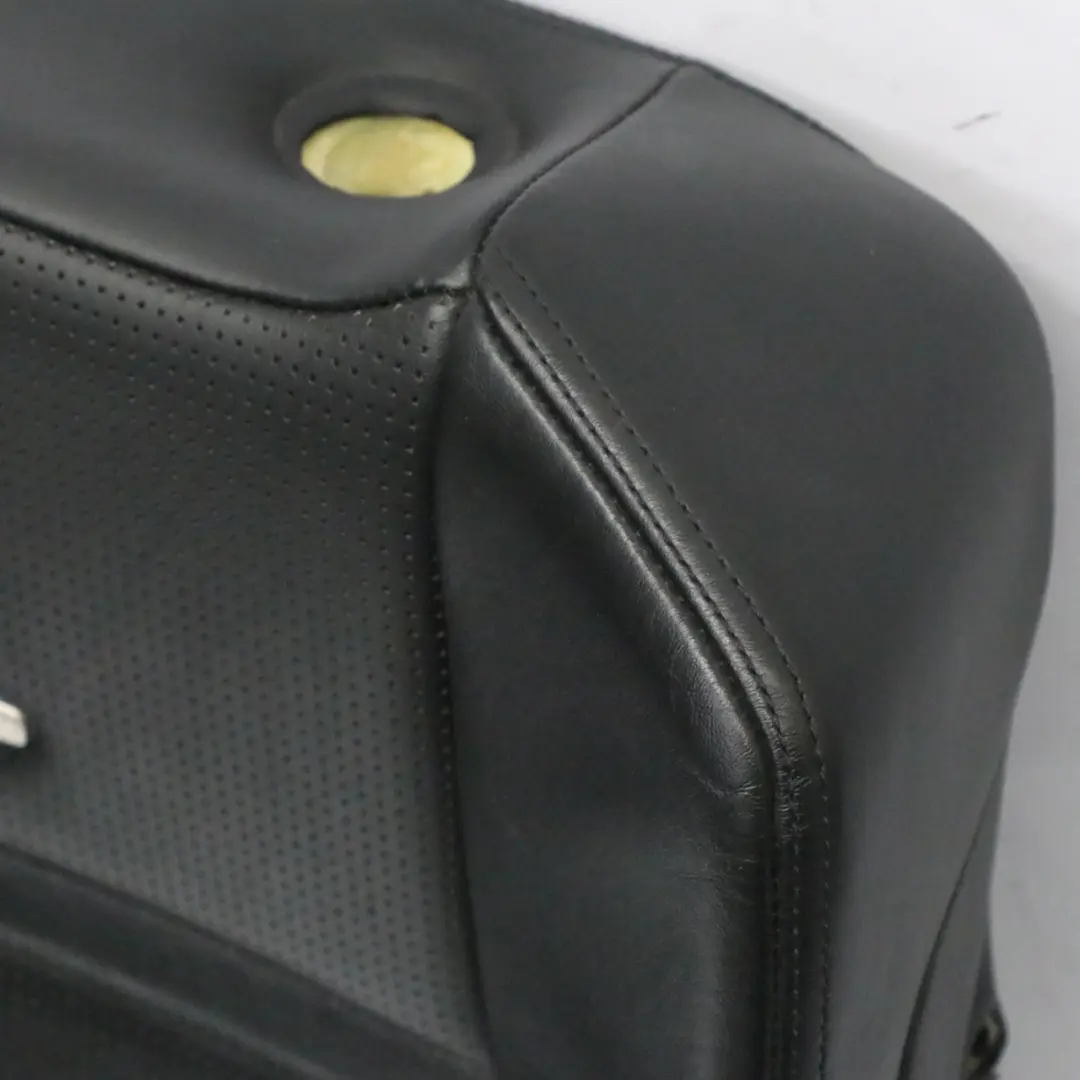 Rivestimento schienale sedile anteriore sinistro pelle nero per Mercedes W212 AMG con numero di parte A2129106300 Mercedes W212 AMG Rivestimento schienale sedile anteriore sinistro pelle nero - SKU A2129106300 - Numero di parte A2129106300