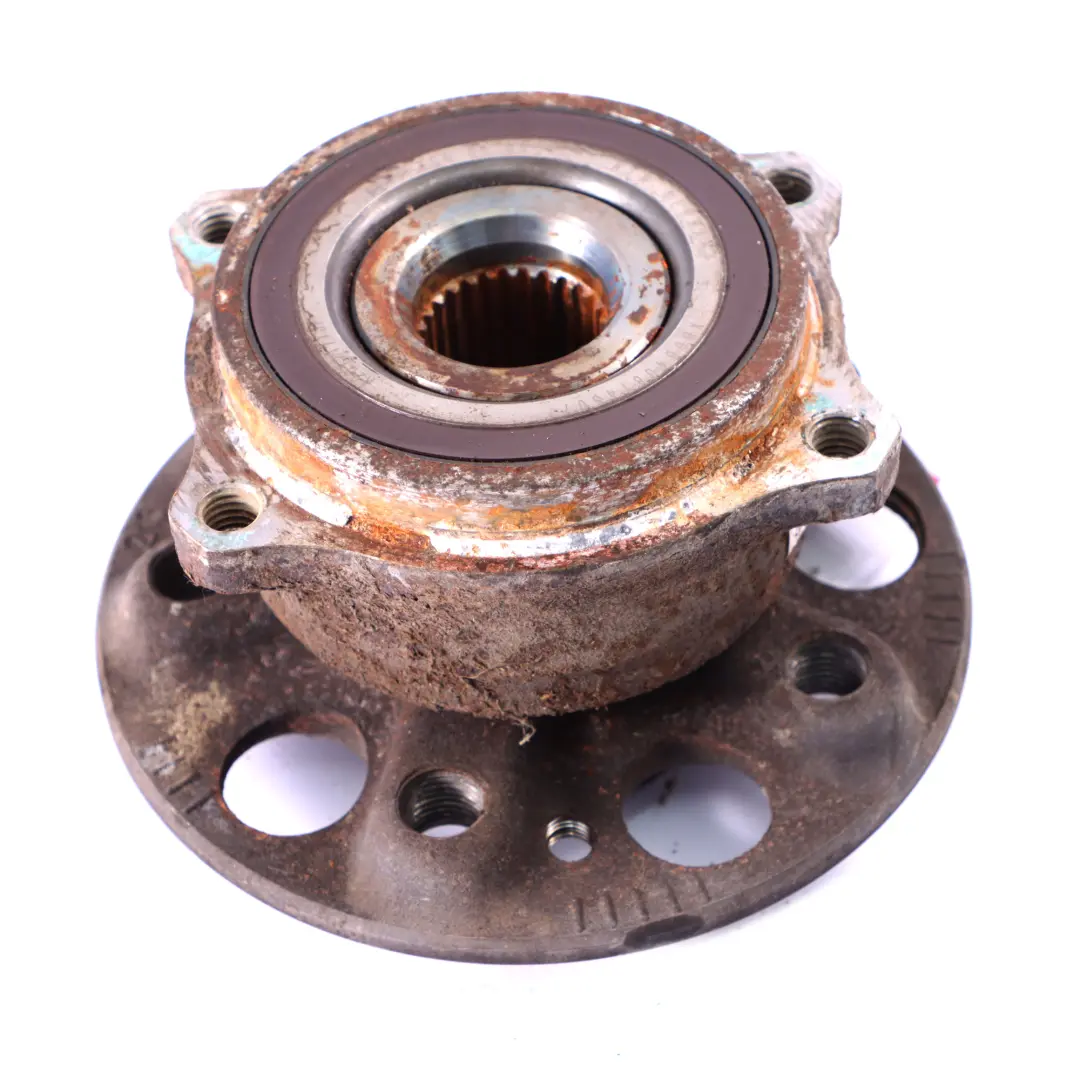 Piasta Koła Lewy Prawy Tył do Mercedes W213 X253 o numerze A2133570500 Mercedes W213 X253 Piasta Koła Lewy Prawy Tył - SKU A2133570500 - Numer Części A2133570500