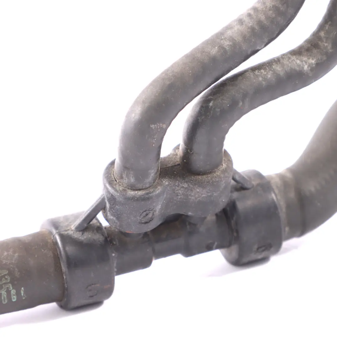 W253 W257 Refrigerante de Agua Tubo para Mercedes W213 W238 con número de pieza A2138304505 Mercedes W213 W238 W253 W257 Refrigerante de Agua Tubo - SKU A2138304505 - Número de pieza A2138304505