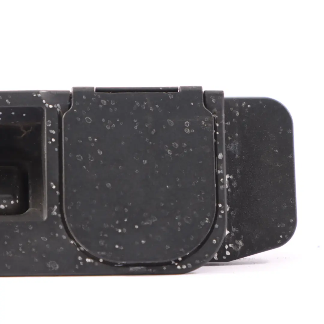 Tirador de Apertura Mercedes C117 W205 W213 Tapa Maletero Eléctrico para con número de pieza A2227500493 Tirador de Apertura Mercedes C117 W205 W213 Tapa Maletero Eléctrico - SKU A2227500493 - Número de pieza A2227500493