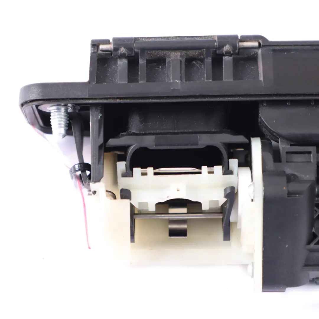 Klamka Klapy Bagażnika do Mercedes C117 W205 o numerze A2227500893 Mercedes C117 W205 Klamka Klapy Bagażnika - SKU A2227500893-1 - Numer Części A2227500893