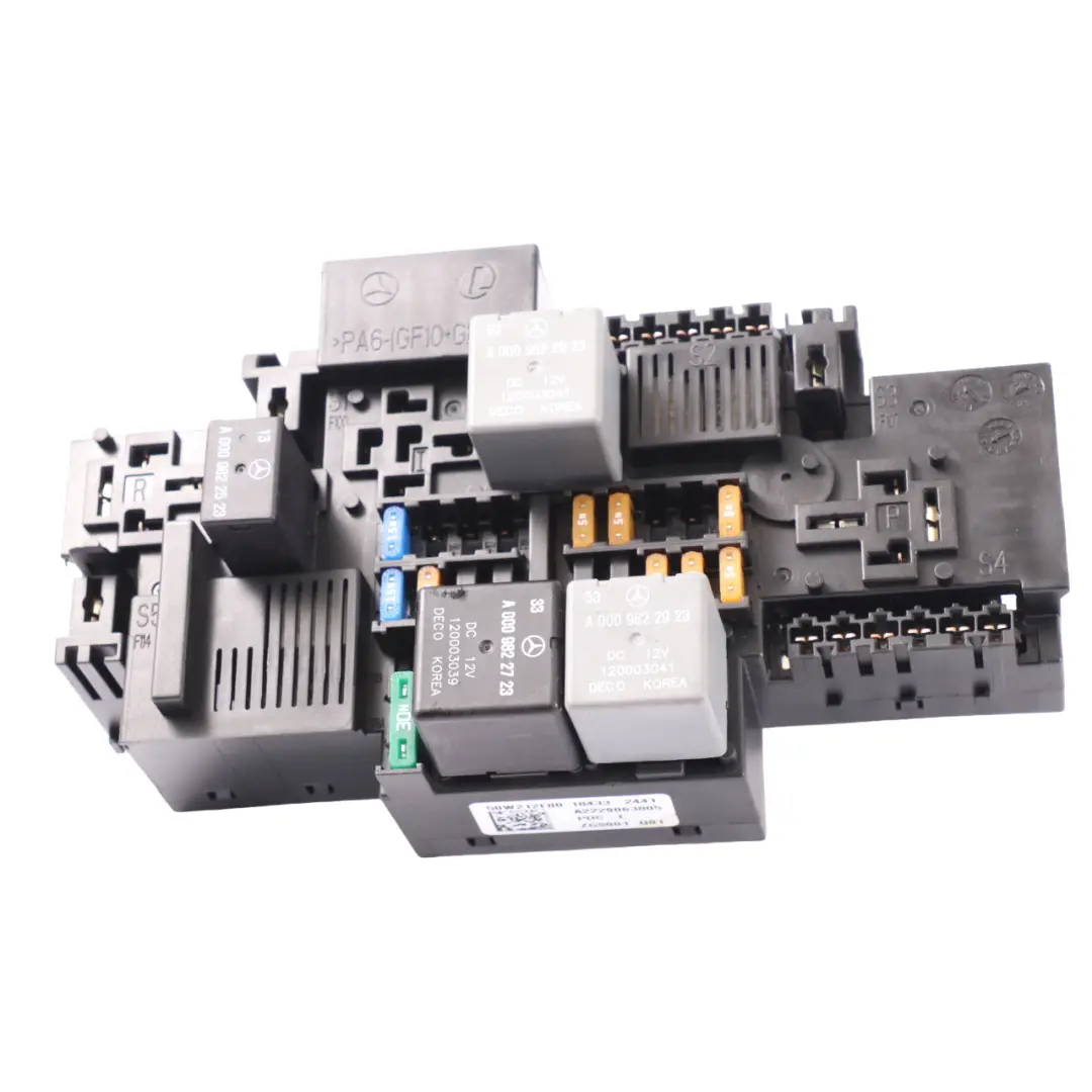 Caja de fusibles Mercedes GLC X253 Compartimento del motor Unidad de caja relés para con número de pieza A2229063805 Caja de fusibles Mercedes GLC X253 Compartimento del motor Unidad de caja relés - SKU A2229063805 - Número de pieza A2229063805