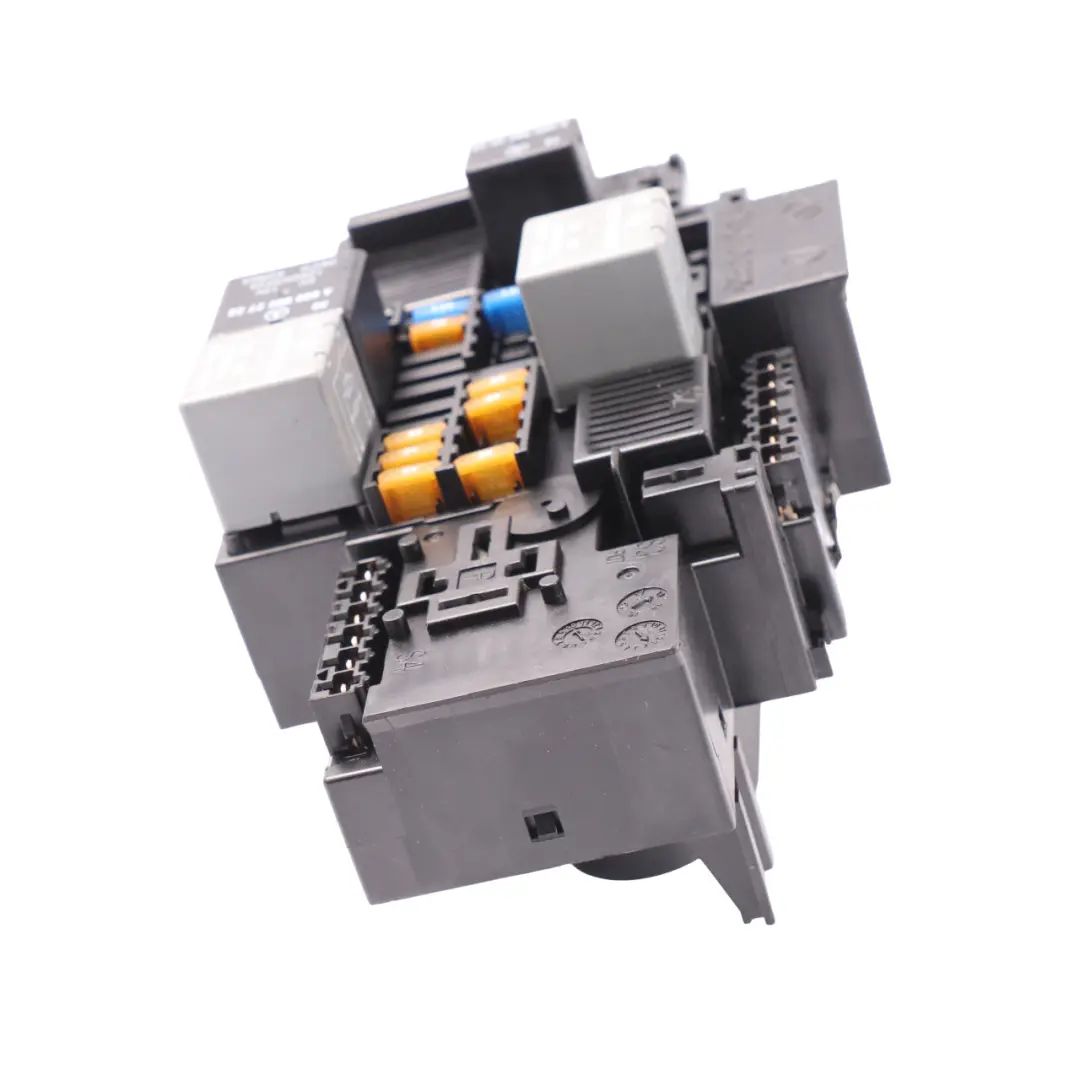 Boîte à fusibles Mercedes GLC X253 Compartiment moteur Boîte relais pour à propos du numéro de pièce A2229063805 Boîte à fusibles Mercedes GLC X253 Compartiment moteur Boîte relais - SKU A2229063805 - Numéro de pièce A2229063805