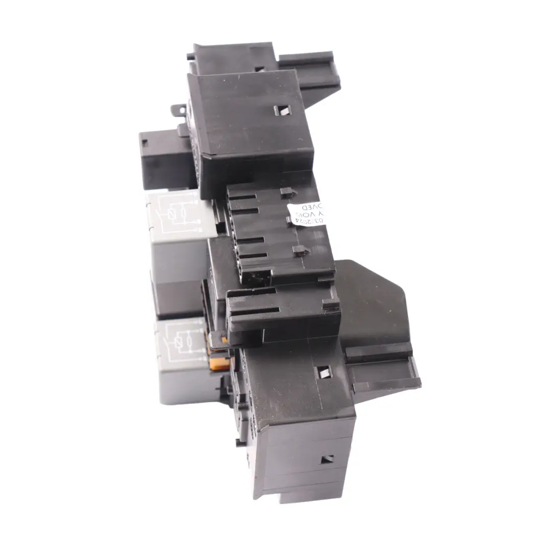 Boîte à fusibles Mercedes GLC X253 Compartiment moteur Boîte relais pour à propos du numéro de pièce A2229063805 Boîte à fusibles Mercedes GLC X253 Compartiment moteur Boîte relais - SKU A2229063805 - Numéro de pièce A2229063805