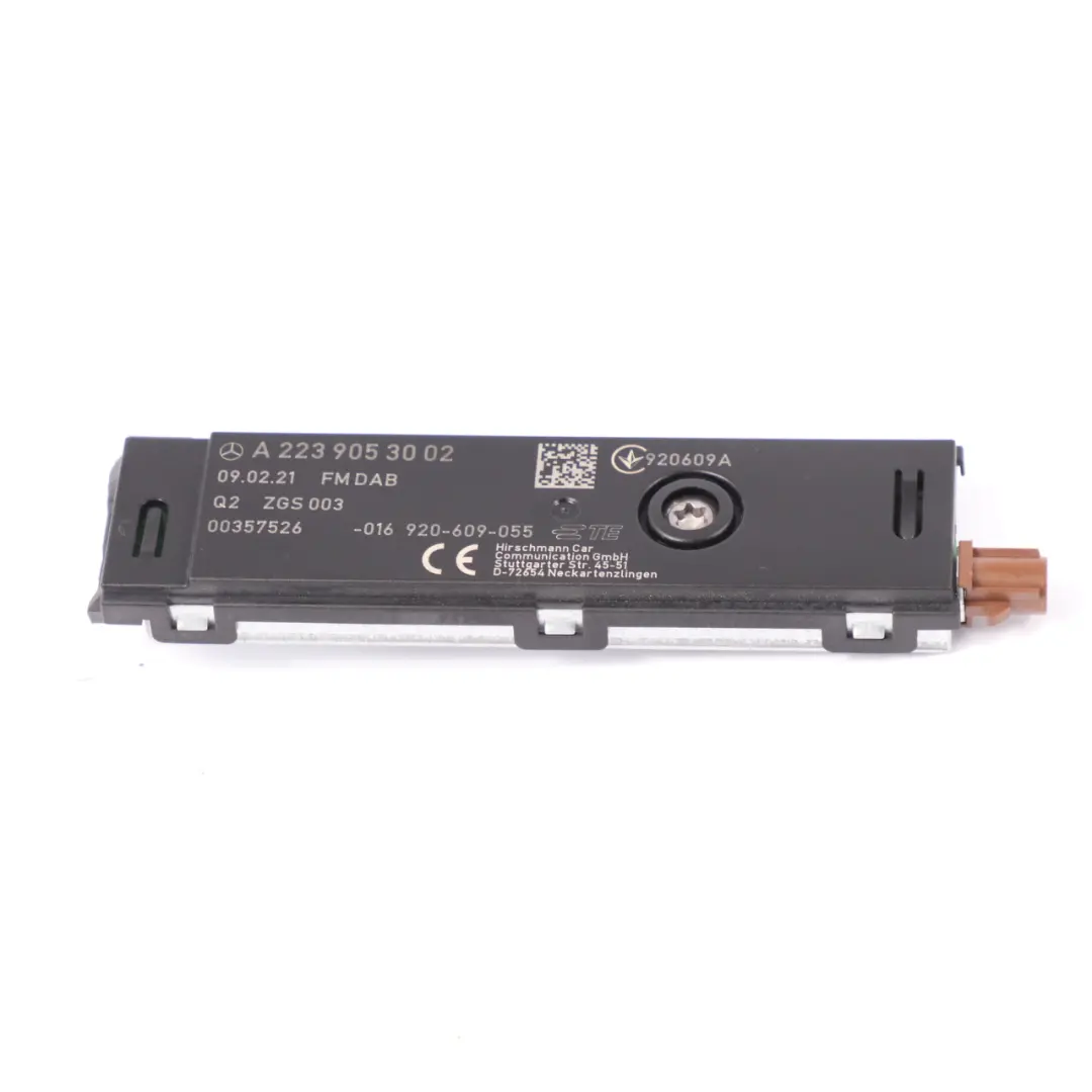 Mercedes Vito W447 Module unité amplificateur antenne aérienne - SKU A2239053002 - Numéro de pièce A2239053002