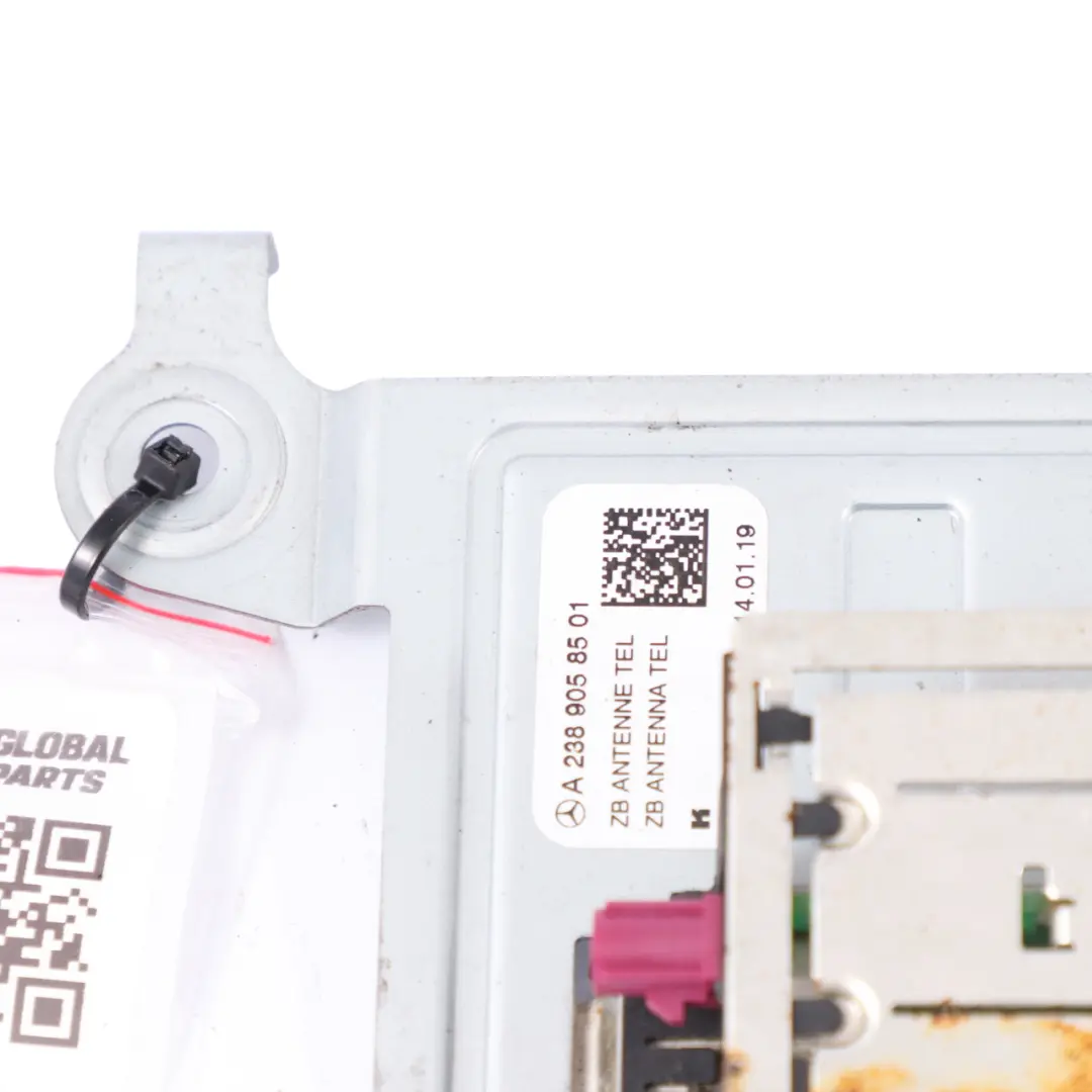 Moduł Antena Telefonu do Mercedes A205 Cabrio o numerze A2389058501 Mercedes A205 Cabrio Moduł Antena Telefonu - SKU A2389058501 - Numer Części A2389058501
