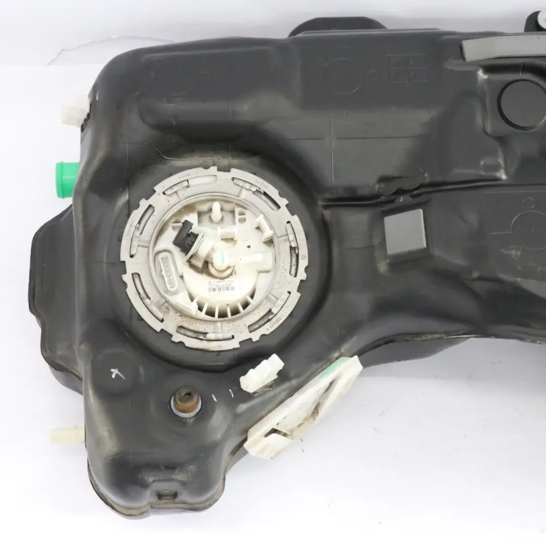 Bak Zbiornik Paliwa Kompletny Benzyna do Mercedes W176 W246 C117 o numerze A2464701100 Mercedes W176 W246 C117 Bak Zbiornik Paliwa Kompletny Benzyna - SKU A2464701100 - Numer Części A2464701100