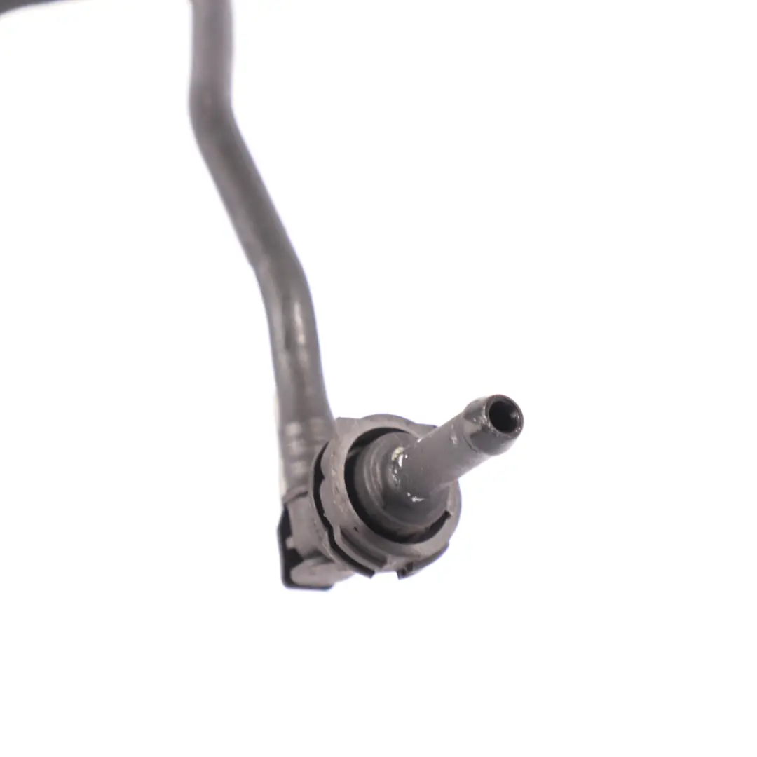 Tuyau trop-plein réservoir expansion liquide pour Mercedes W176 W246 à propos du numéro de pièce A2465010325 Mercedes W176 W246 Tuyau trop-plein réservoir expansion liquide - SKU A2465010325 - Numéro de pièce A2465010325