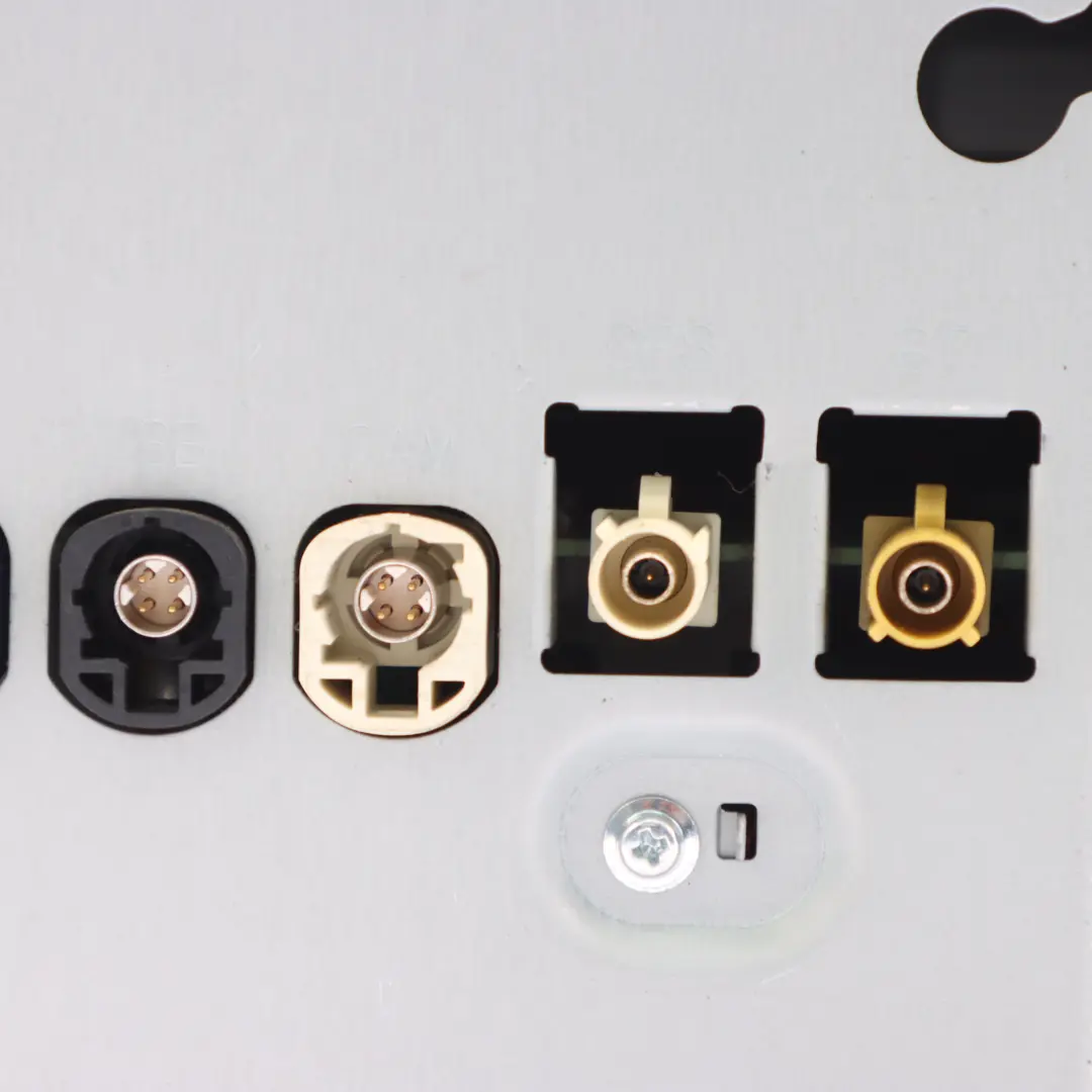 Unité tête radio Mercedes W176 Navigation dans le lecteur multimédia pour à propos du numéro de pièce A2469002318 Unité tête radio Mercedes W176 Navigation dans le lecteur multimédia - SKU A2469002318-1 - Numéro de pièce A2469002318