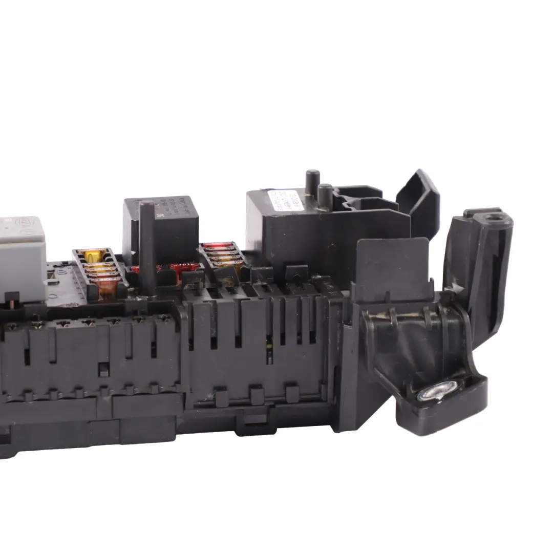 Fuse Box Mercedes CLA C117 X156 W176 W246 Relay Unit to with Part number A2469067200 Fuse Box Mercedes CLA C117 X156 W176 W246 Relay Unit - SKU A2469067200 - Part number A2469067200