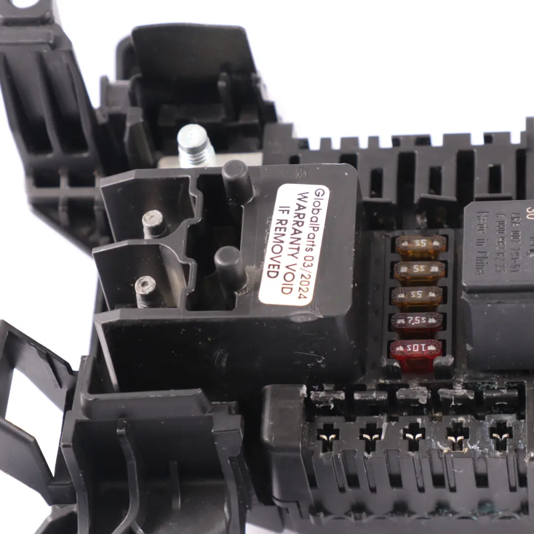 Fuse Box Mercedes CLA C117 X156 W176 W246 Relay Unit to with Part number A2469067200 Fuse Box Mercedes CLA C117 X156 W176 W246 Relay Unit - SKU A2469067200 - Part number A2469067200