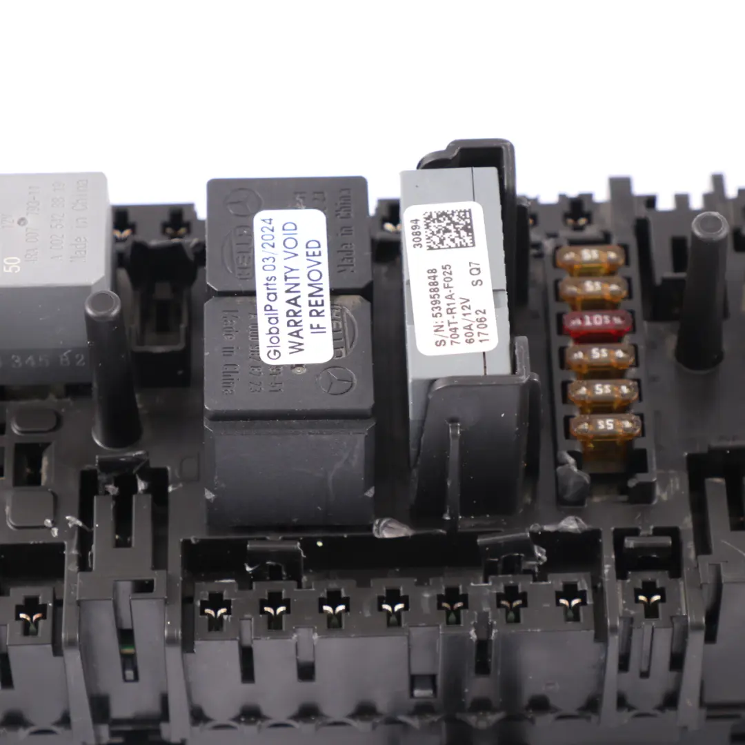 Caja de fusibles Mercedes CLA C117 X156 W176 W246 Unidad de relé para con número de pieza A2469067200 Caja de fusibles Mercedes CLA C117 X156 W176 W246 Unidad de relé - SKU A2469067200 - Número de pieza A2469067200