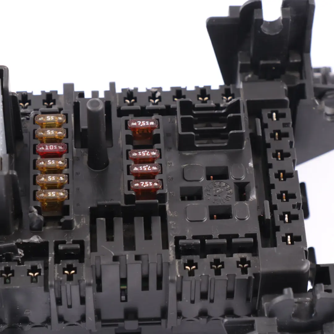 Fuse Box Mercedes CLA C117 X156 W176 W246 Relay Unit to with Part number A2469067200 Fuse Box Mercedes CLA C117 X156 W176 W246 Relay Unit - SKU A2469067200 - Part number A2469067200