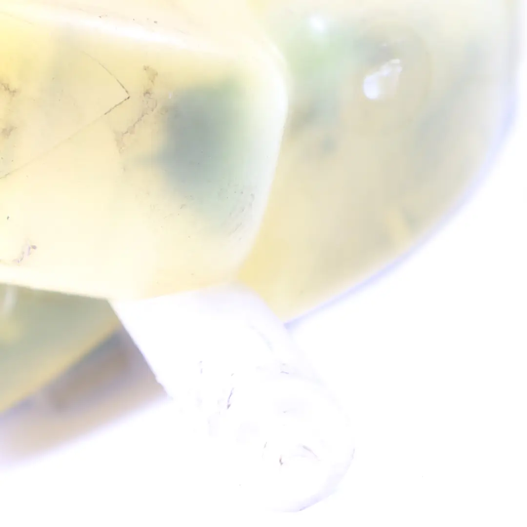 Refrigerante del motor depósito expansión agua Botella para Mercedes W251 con número de pieza A2515000049 Mercedes W251 Refrigerante del motor depósito expansión agua Botella - SKU A2515000049 - Número de pieza A2515000049